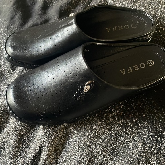 Slightly used woman’s size 41 ORFA shoes 8.5 in US size - Picture 3 of 7